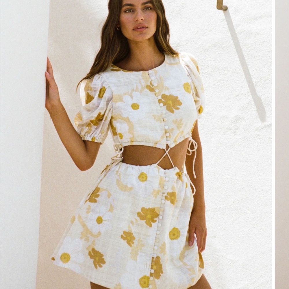 Floral Yellow Print Cutout dress
